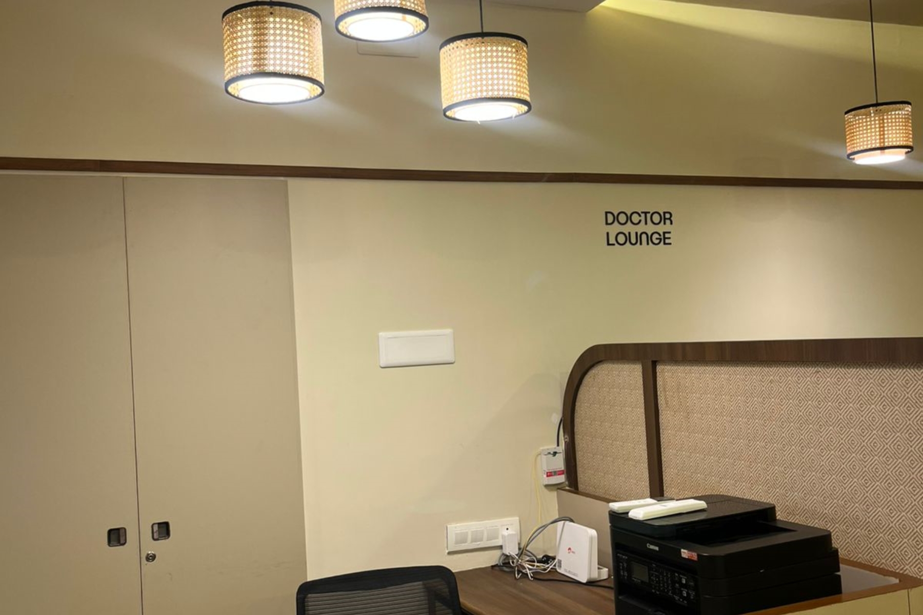 Dr Shradha Dental Center Banner